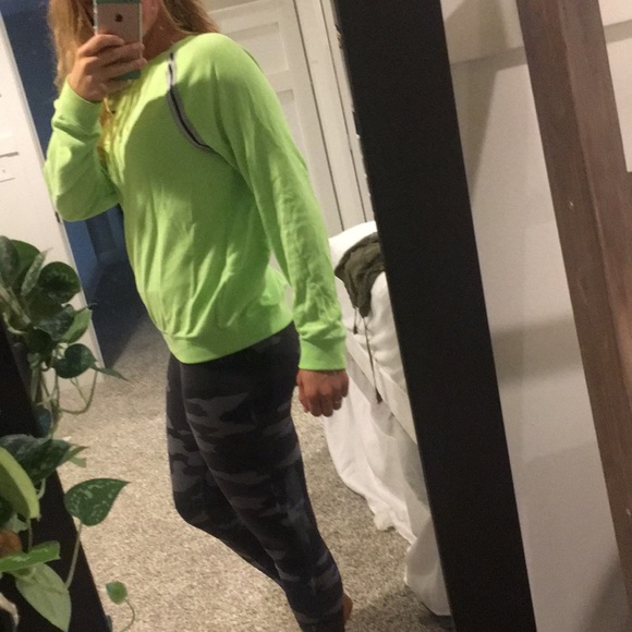 VSPINK SWEATSHIRT - Picture 3 of 4